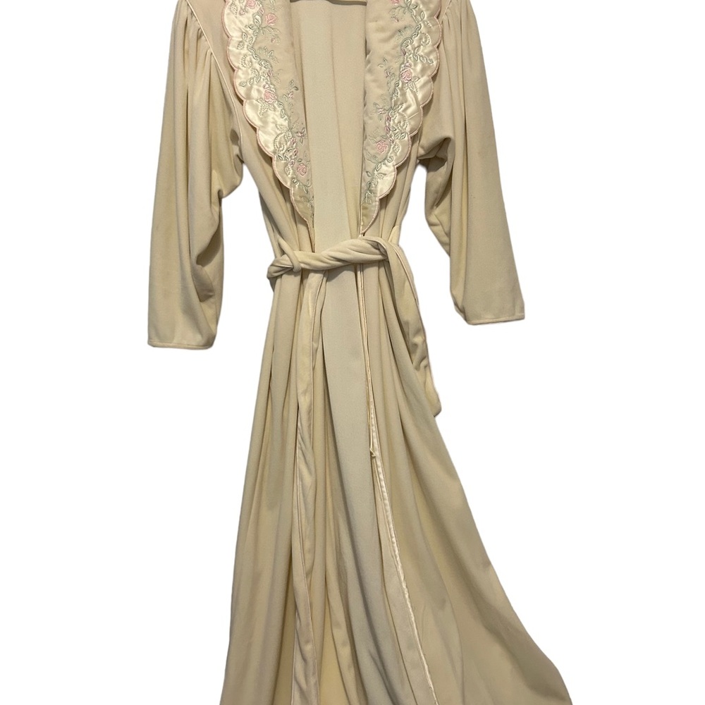 Bill tice beige cream soft with embroidered collar long belted robe size small